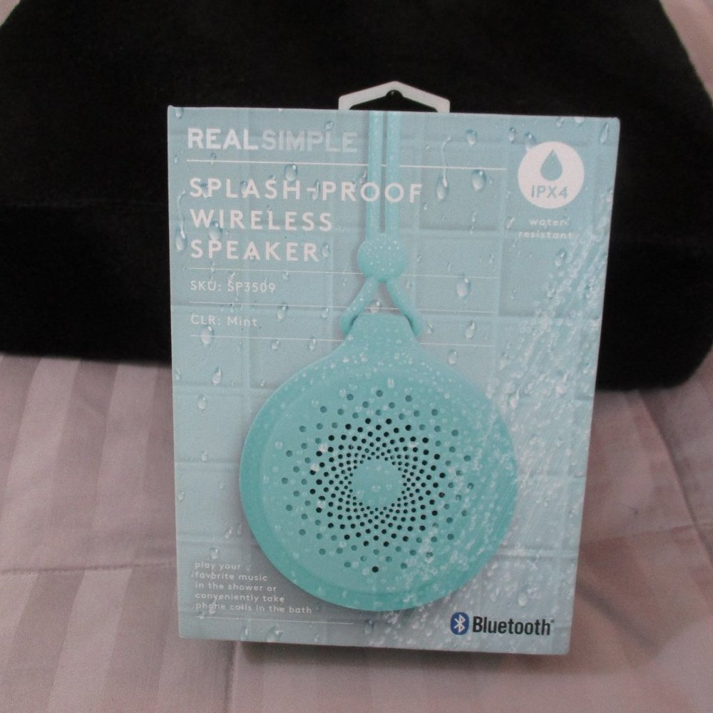 Real Simple Bluetooth Splash-Proof Wireless Speaker Mint NEW